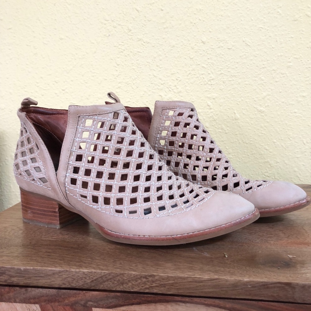 Jeffery Campbell Taggart cut out nude booties